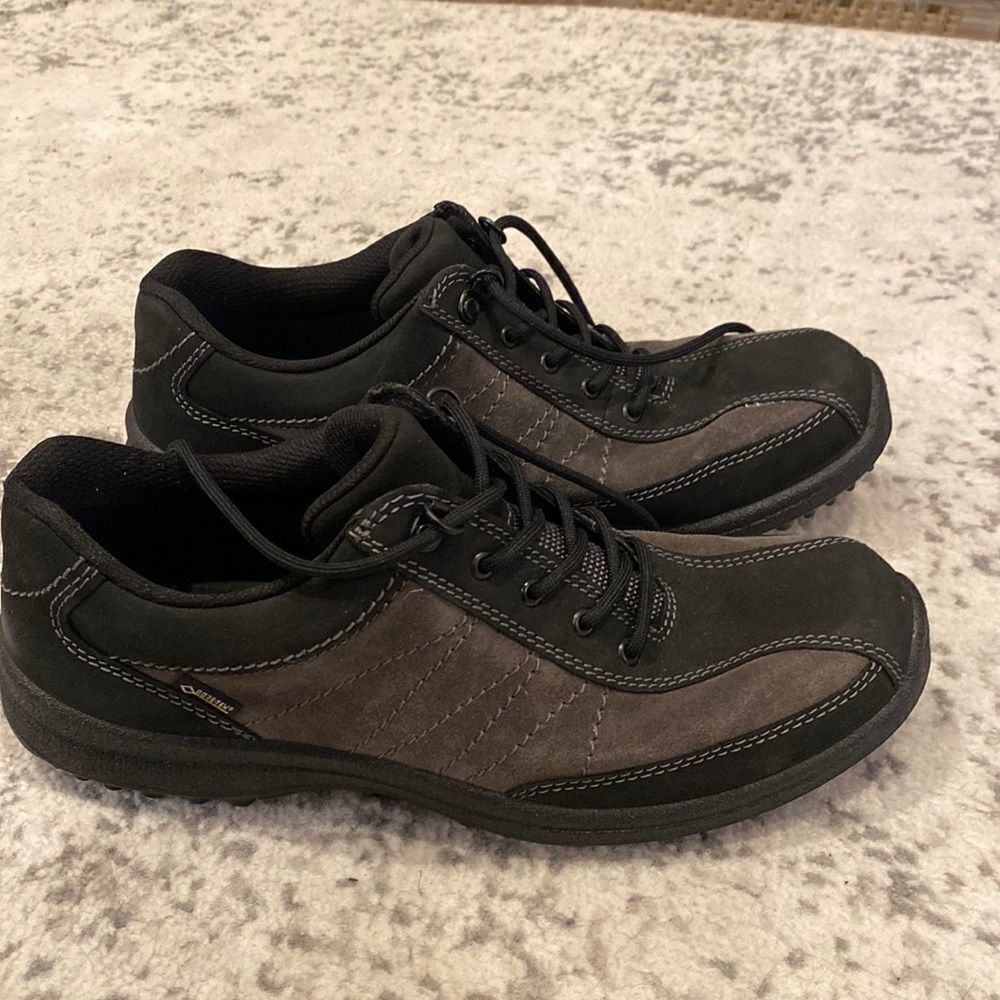 Hotter Mist GTX size 11 Waterproof Walking Hiking Shoe in like new condition EUC